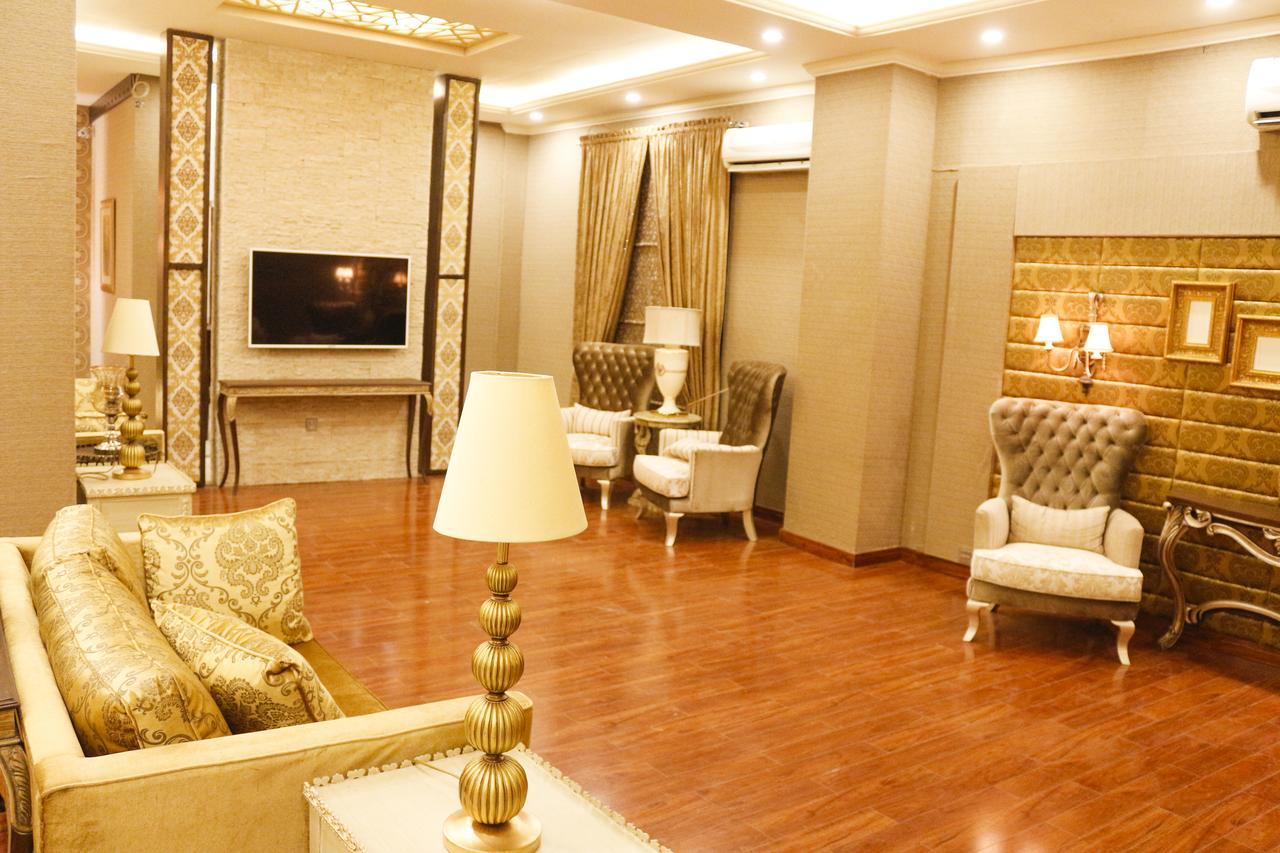 Hotel Shelton'S Rezidor Peshawar Esterno foto