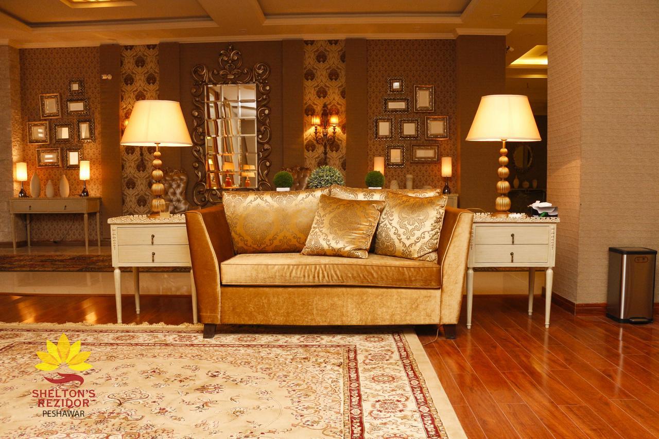 Hotel Shelton'S Rezidor Peshawar Esterno foto