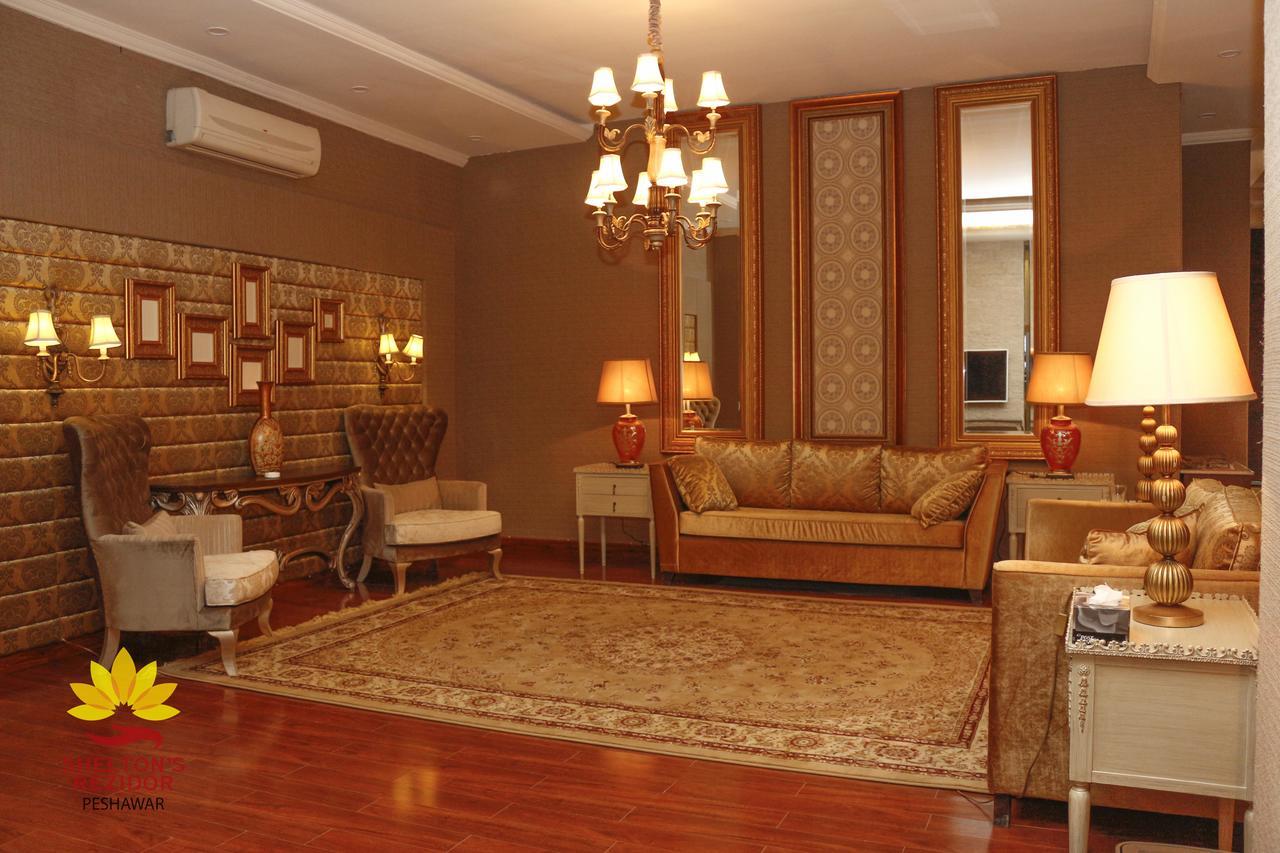 Hotel Shelton'S Rezidor Peshawar Esterno foto