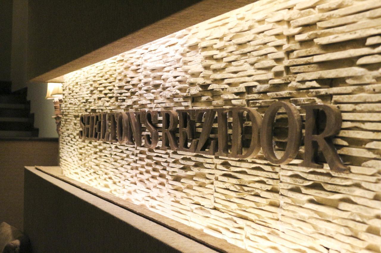 Hotel Shelton'S Rezidor Peshawar Esterno foto