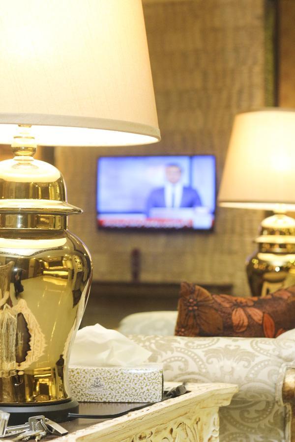 Hotel Shelton'S Rezidor Peshawar Esterno foto